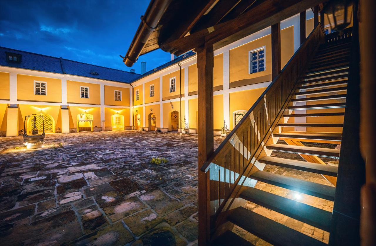 Chateau Rychvald Hotell Exteriör bild